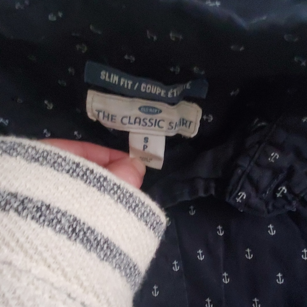 Old Navy  blue button down shirt w/ short sleeves. - Picture 2 of 4